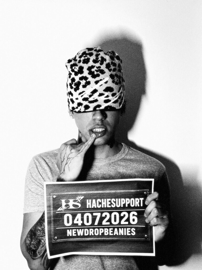 Gorro reversible animal print HacheSupport — lookbook