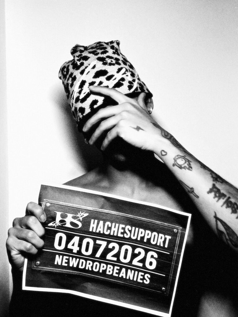 Gorro reversible animal print HacheSupport — lookbook